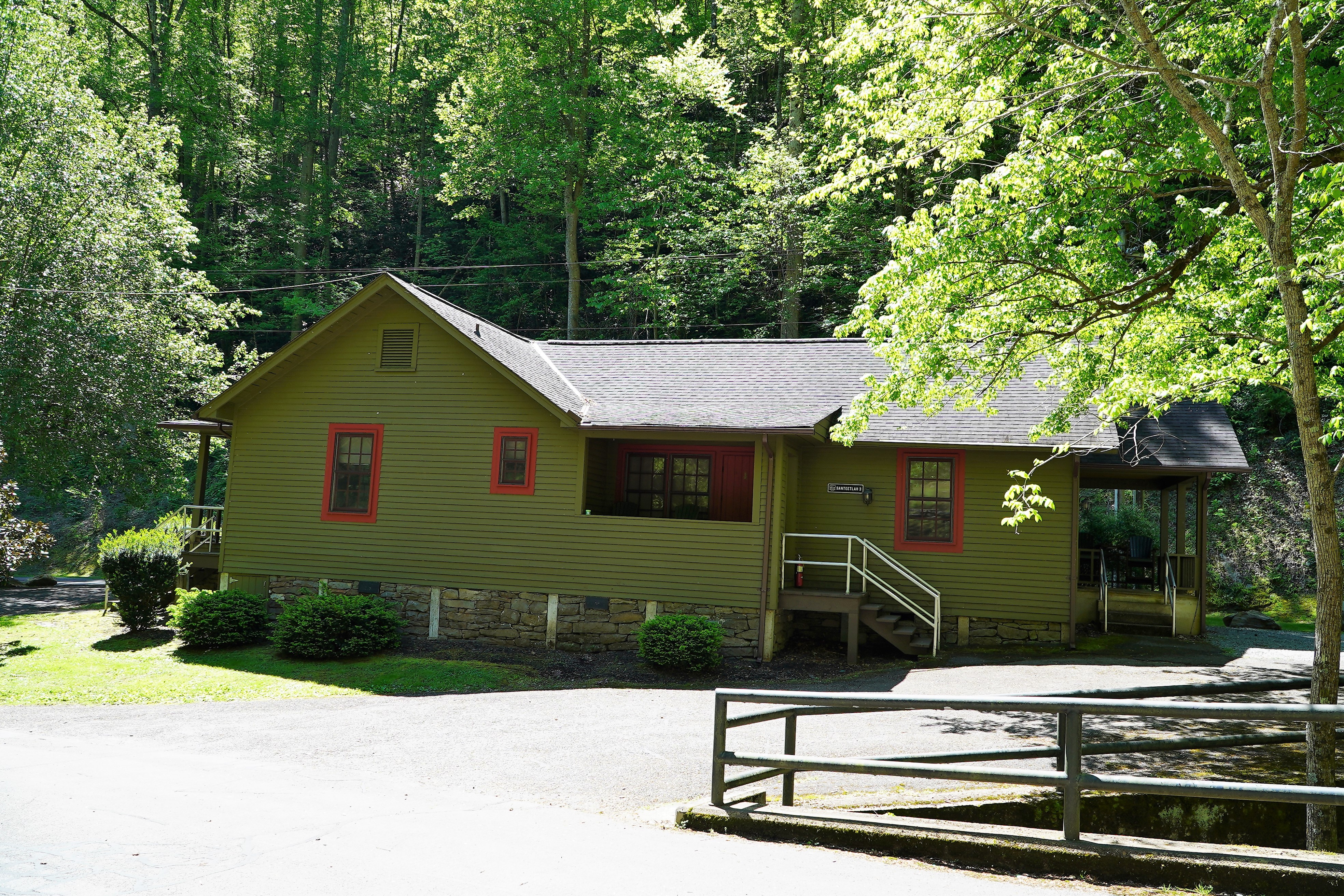 Historic Tapoco Lodge Cabin