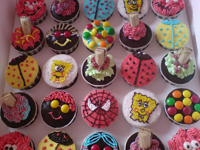 cupcakes cartoon background. birthday cupcakes cartoon. CARTOON BIRTHDAY CUPCAKES; CARTOON BIRTHDAY CUPCAKES. xxBURT0Nxx. May 5, 05:53 PM. Hi all, Just curious to see how many have a