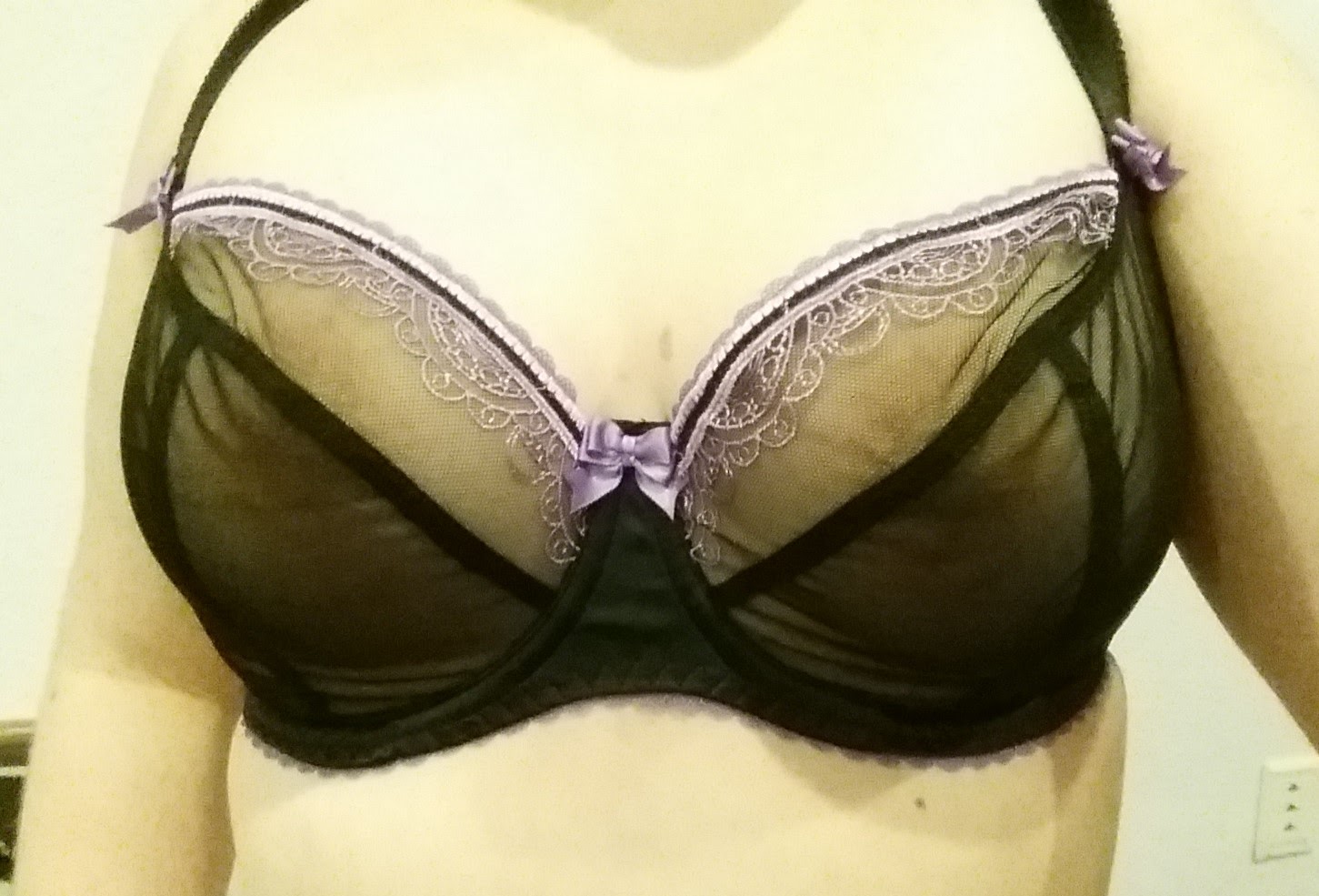 Bra Science - 16 Signs You're Wearing a Parachute Bra