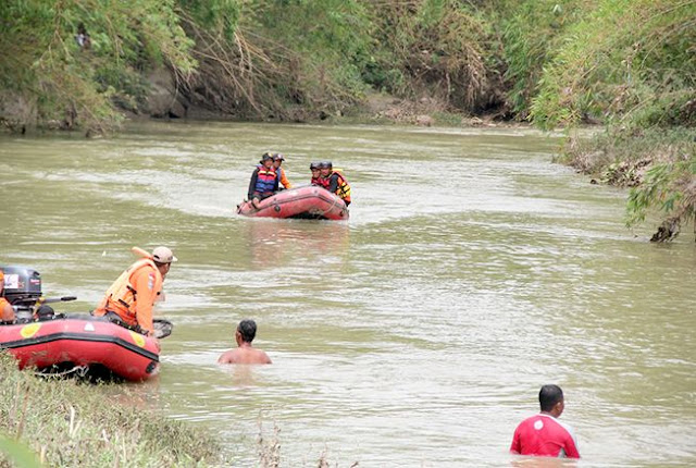 AYAH DAN ANAK HILANG SAAT MEMANCING DI SUNGAI MERAWU 