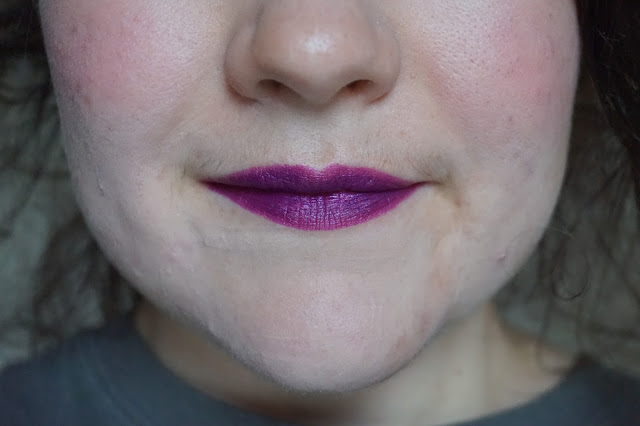 rouge-a-lèvres-violets-revue-avis-swatches-poison-berry-lime-crime