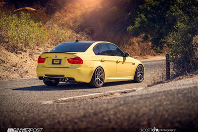 BMW M3 Amarela