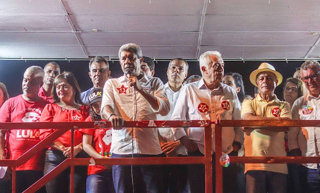 Ao lado de prefeitos, Jerônimo garante parceria com os municípios para gerar emprego e desenvolvimento