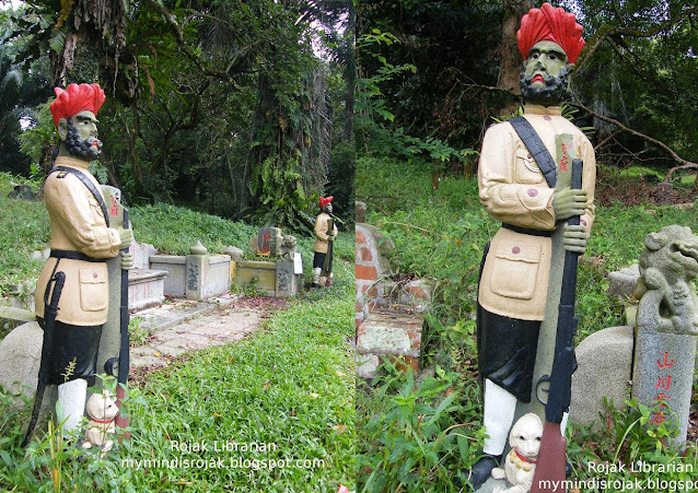 Chew Geok Leong tomb with iconic Sikh Guard