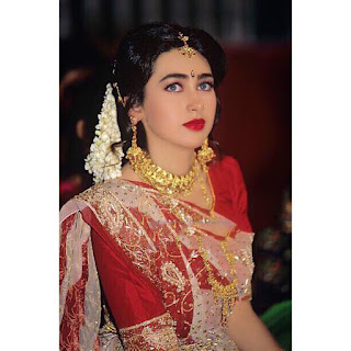 Karisma Kapoor red hot traditional dress