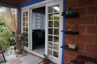 puerta ventana, exterior, rural, rustico, patio exterior, jardin, low cost, remodelar, decorar patio exterior