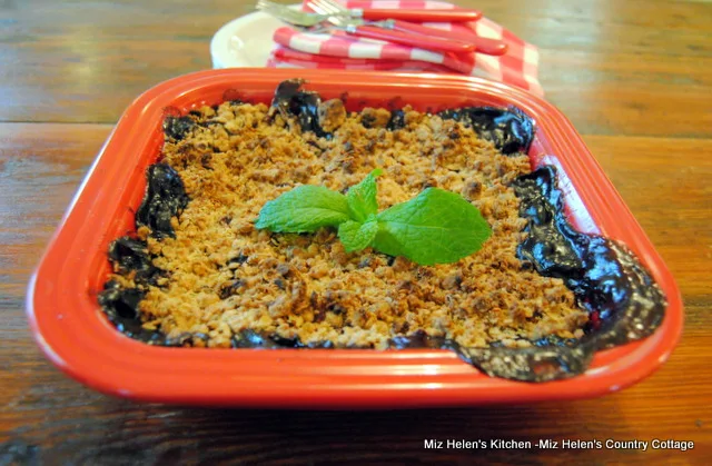 Old Fashioned Blueberry Crisp at Miz Helen's Country Cottage