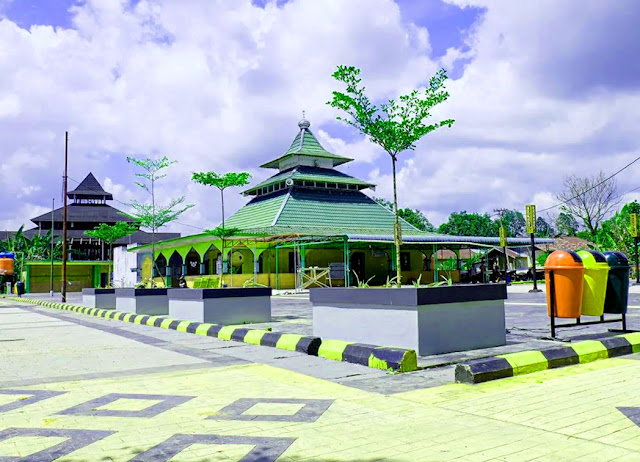 Masjid Jami Darussalam Tayan Sanggau