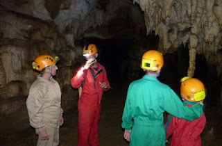 Espeleología en la Cueva del Pando.