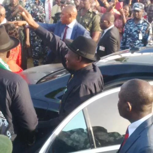 Huge crowd receive Goodluck Jonathan in his Hometown Otuoke 6