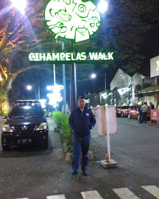 cihampelas walk bandung