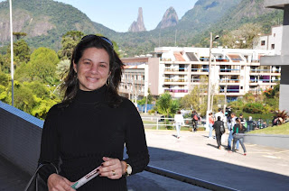 Omara Cristine optou pela prova tradicional: “Como já fui aluna do curso de Fisioterapia daqui, posso afirmar que o UNIFESO conta com professores excelentes e que dão todo o suporte para a formação do estudante”