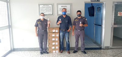 O 14° BPM/I RECEBEU DOAÇÃO DE 500 FRASCOS DE ÁLCOOL DO GRUPO BOTICÁRIO PARA SER DISTRIBUÍDOS AOS POLICIAIS MILITARES