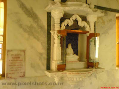 thirthankaras of jainism photographed from the jaina temple of cochin mattancherry kerala,role-models-of-jainism,photos-of-indian-jain-temple