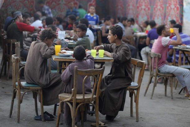 makan-gratis-di-mesir-setiap-hari-2-kali-dalam-sehari