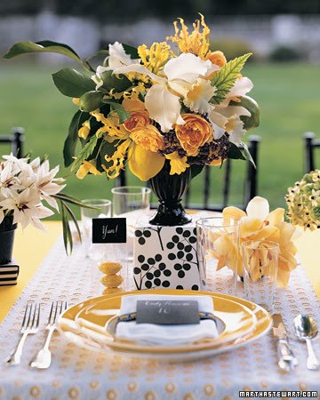 Yellow and Black Wedding Centerpiece What better way to welcome your guests