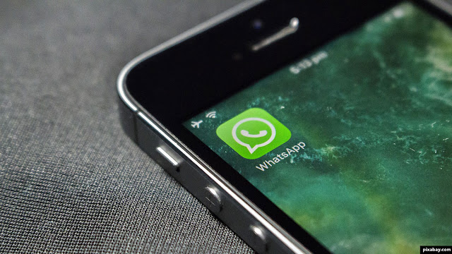 Aplicación de whatsapp en un teléfono móvil