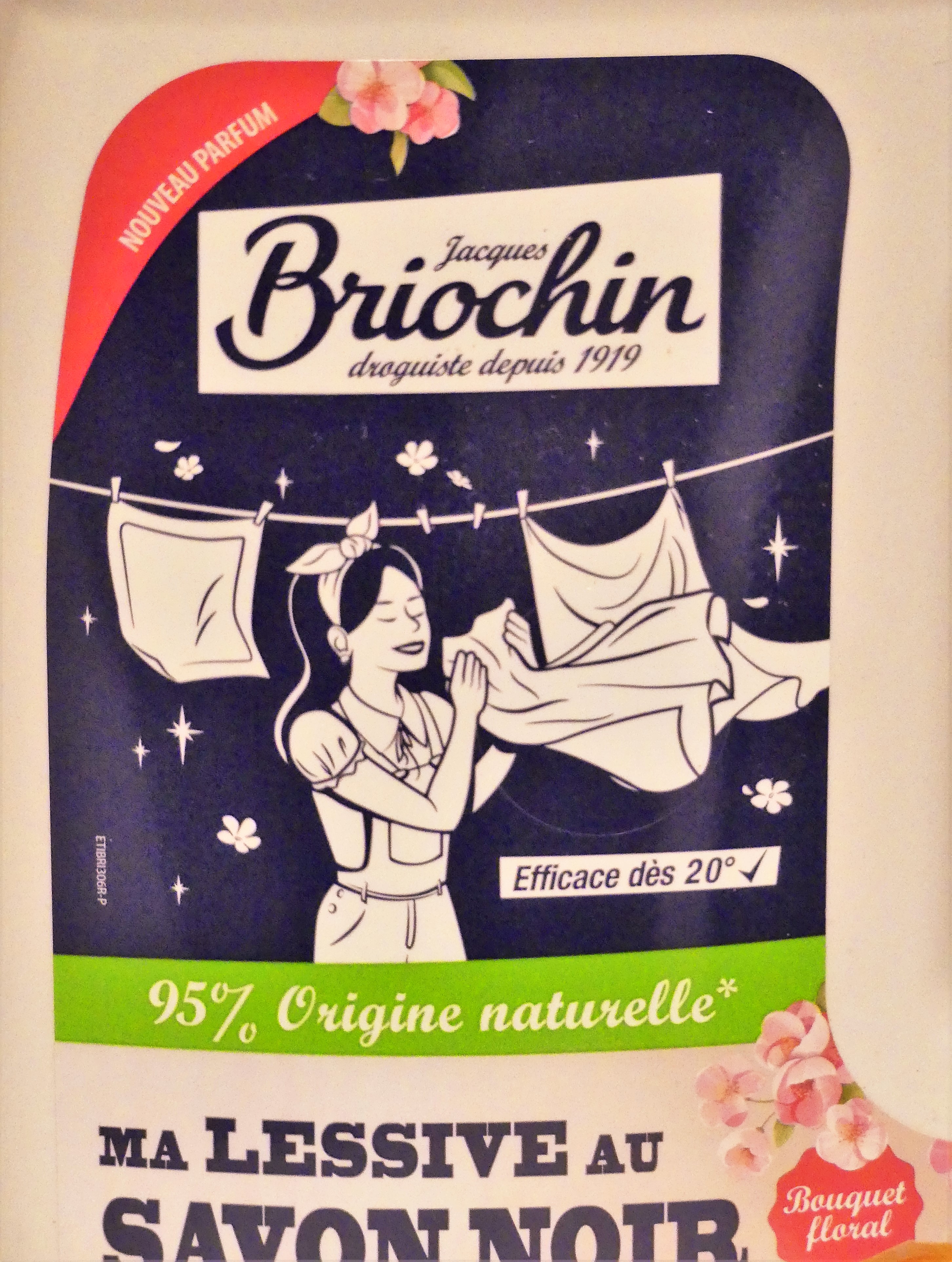 Briochin la lessive au savon noir détachante