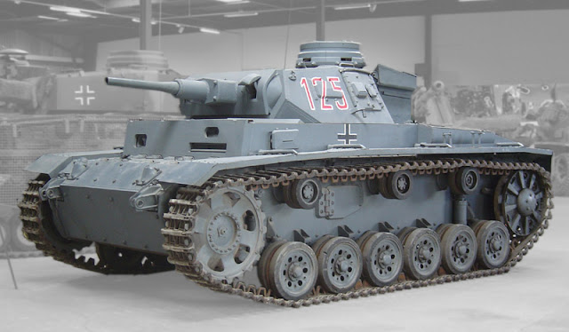 Perbedaan antara Panzer III dan Panzer IV Tank Jerman PD 2