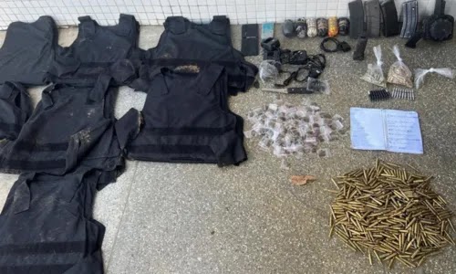 Salvador: Polícia Militar apreende coletes e granadas durante ação policial