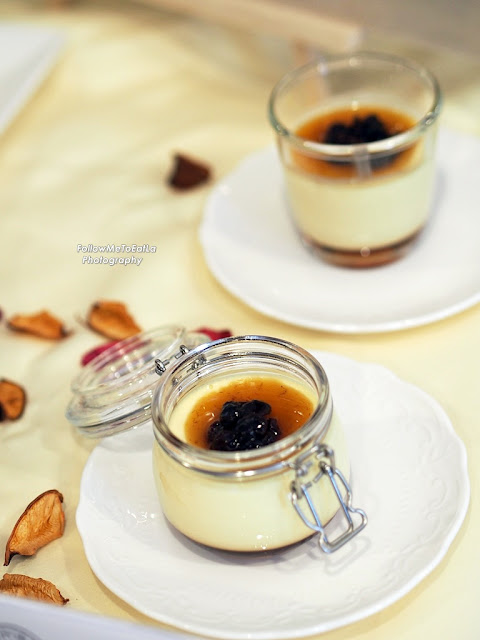 Creme Caramel With California Raisins