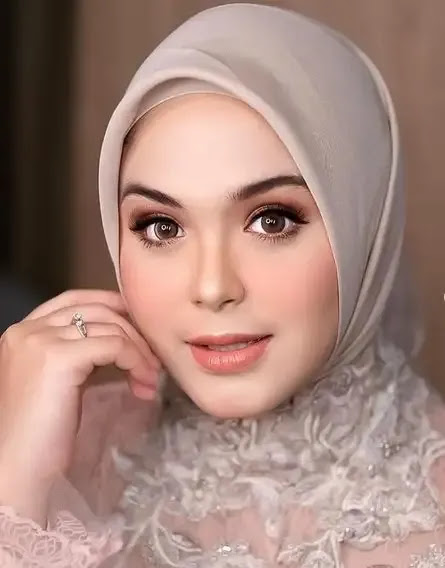 foto cewek2 cantik lucu berhijab kartun