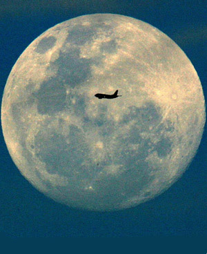 fly to moon