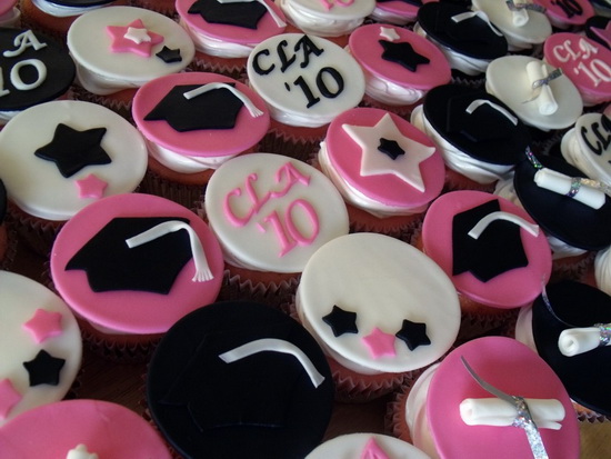 Graduation Party Ideas: Retro Cupcakes