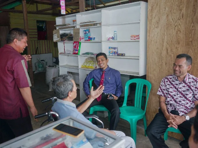 Kunjungi ASN Sakit, Wali Kota Hibur dan Berikan Bantuan