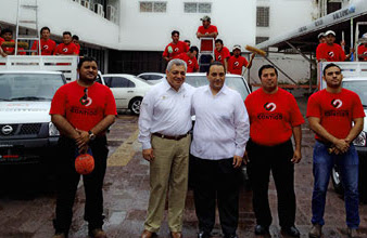 Entrega Borge tres camionetas a las Brigadas del Bienestar para mantenimiento de escuelas