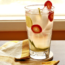 Sharbate Limoo with Strawberries