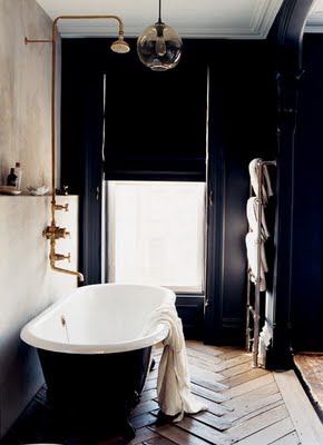 Gorgeous vintage style in Jenna Lyons' New York bathroom - found on Hello Lovely Studio