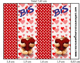 Teddy Bear in Love Free Printable Labels.