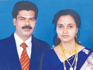 தற்கொலை செய்த நர்சு எழுதிய கடிதத்தை போலீசார் மறைப்பதாக கணவர் குற்றச்சாட்டு