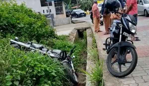 Pathanamthitta, News, Kerala, Injured, Accident, hospital, Pathanamthitta: Man injured in bike accident.