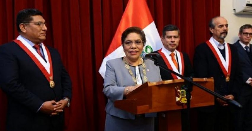 Congresista fujimorista Luz Salgado es condecorada con la Medalla de Honor en el Grado de Gran Cruz del Congreso de la República - www.congreso.gob.pe