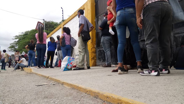 TRANSPORTISTAS DE BARQUISIMETO DEVALÚAN EL DÓLAR A LOS USUARIOS