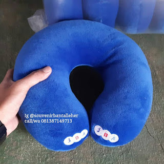 souvenir bantal leher jba