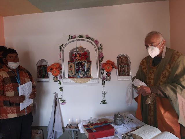 Festgottesdienste in Cucho Huasi die Kapelle wurde von den Einwohnern mit eigenen Händen neu aufgebaut.