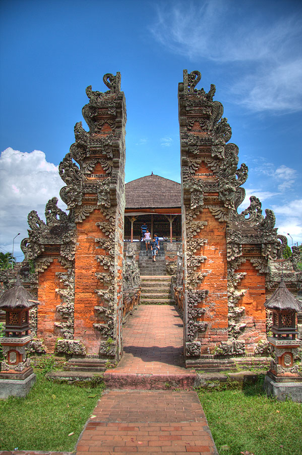 Aku Pasti Bisa: Rumah Adat Indonesia