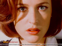 gillian anderson, who can make you crazy by her awesome beauty? of course she is gillian anderson