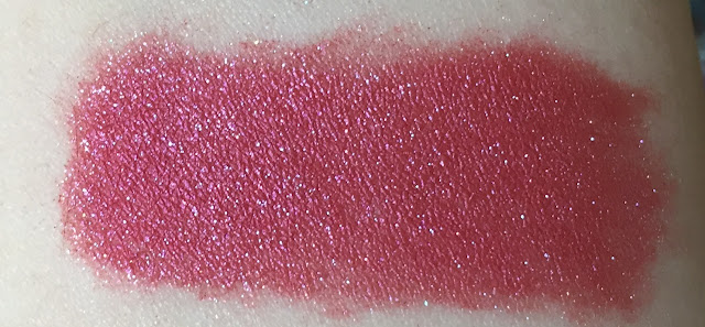 Pink shimmer loose eyeshadow pigment swatch fair skin