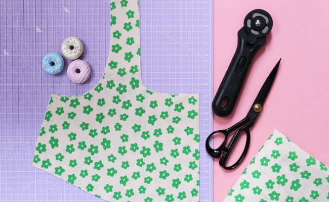 🥳 This Is How To Cut Fabric On A Small Cutting Mat 