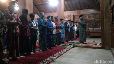 Beda Rakaat Salat Taraweh Biasa, yang Luar Biasa Salat Tercepat Sedunia 