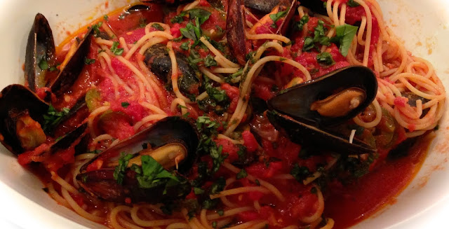 How to Make Mussels Marinara with Spaghetti Recipe