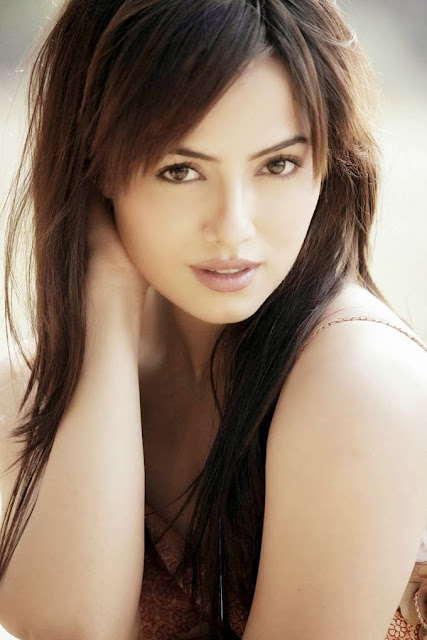 Sana Khan HD Wallpapers Free Download