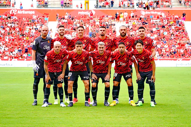 R. C. D. MALLORCA. Temporada 2022-23. Predrag Rajković, Copete, Antonio Raíllo, Martin Valjent, Muriqi, Rodrigo Battaglia. Pablo Maffeo, Antonio Sánchez, Dani Rosdríguez, Jaume Costa, Kang-in Lee. R. C. D. MALLORCA 1 GIRONA F. C. 1 Sábado 03/09/2022, 14:00 horas. Campeonato de Liga de 1ª División, jornada 4. Palma de Mallorca, Visit Mallorca Estadi: 13.390 espectadores. GOLES: 1-0: 87’, Antonio Raíllo. 1-1: 90+2’, Samu Saiz, de penalti.