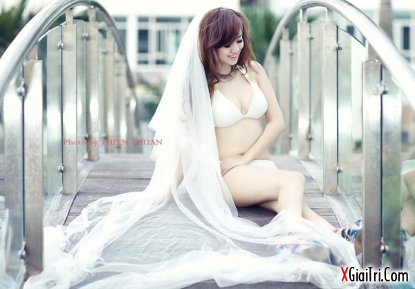 Daisy Nguyễn cô dâu bikini sexy