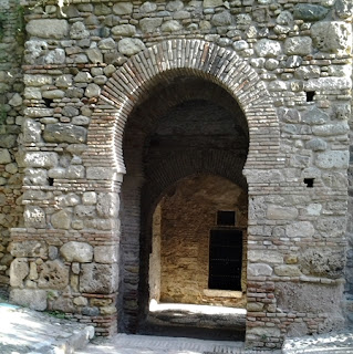 MALAGA  ALCAZABA  PUERTA EN TORRE DEL CRISTO