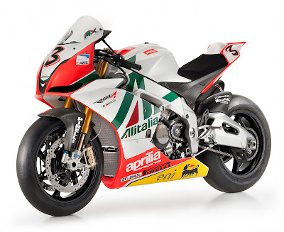 Aprilia RSV4 Max Biaggi Replica First Look